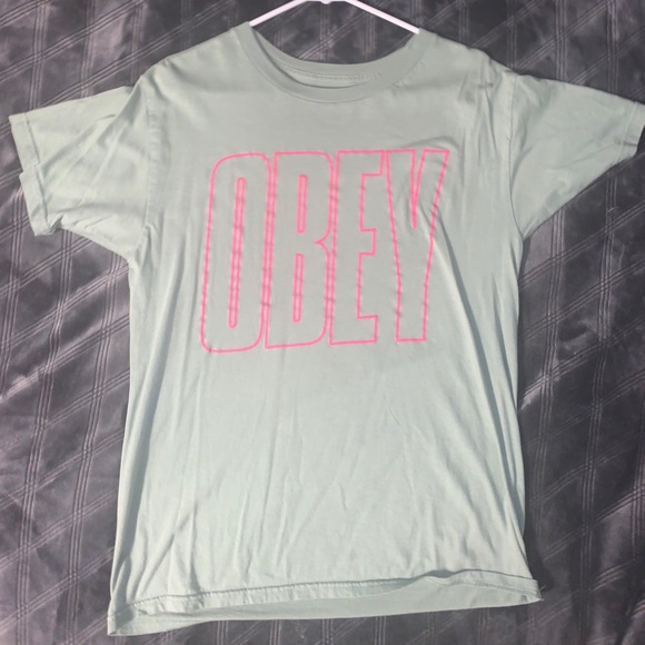 OBEY Green/Pink t shirt medium perfect condition - Picture 1 of 2